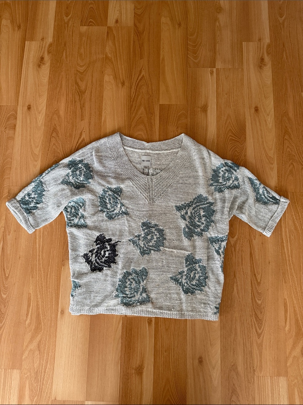 NIC+ZOE Heather Gray Knit Top with Teal and Dark Rose Motifs
